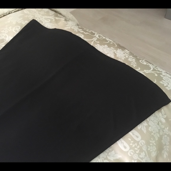 ALICE + OLIVIA MAXI BLACK DRESS WITH SHEER INSET - Picture 8 of 8